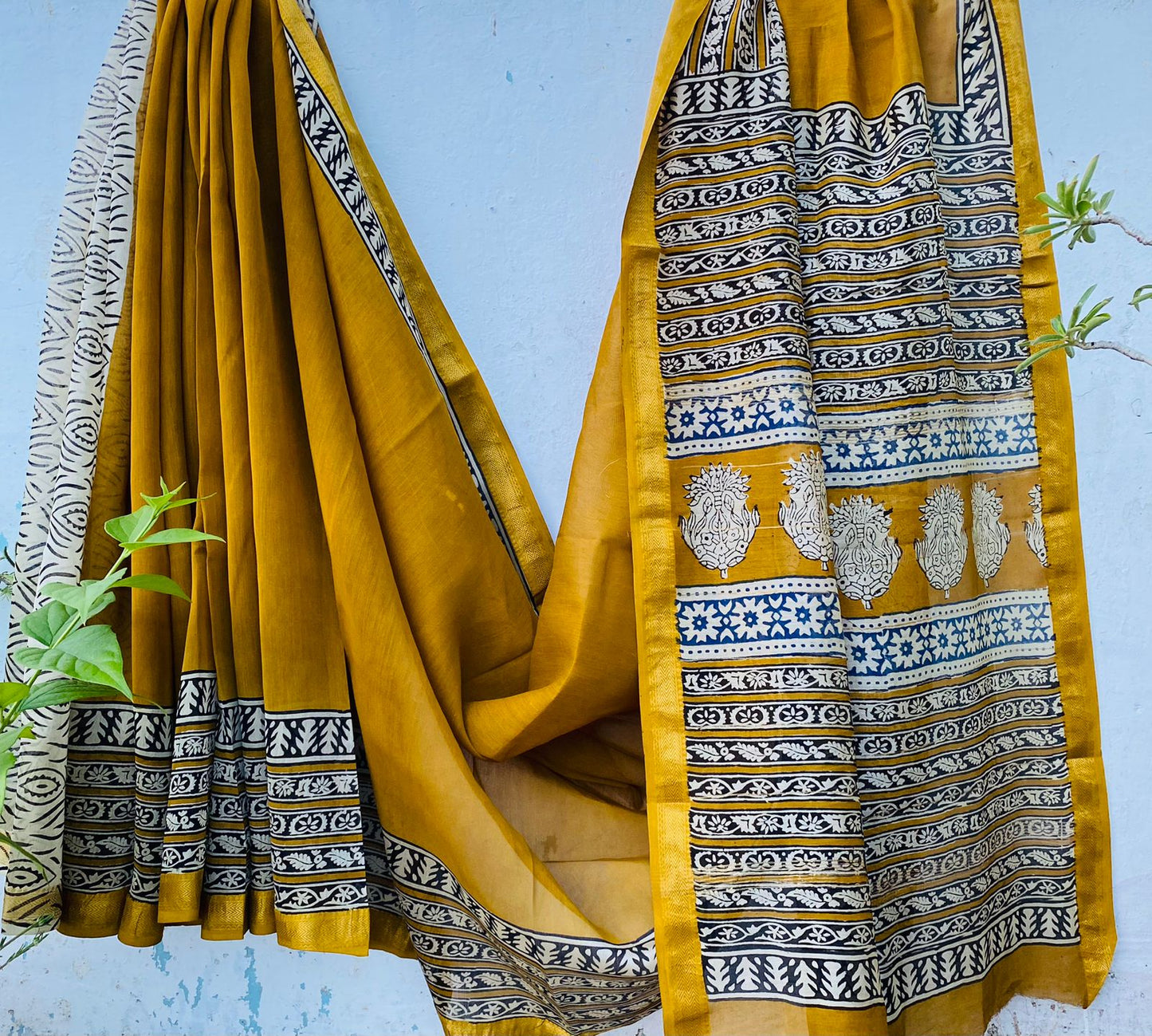 Beautifully Crafted Maheshwari Silk Saree