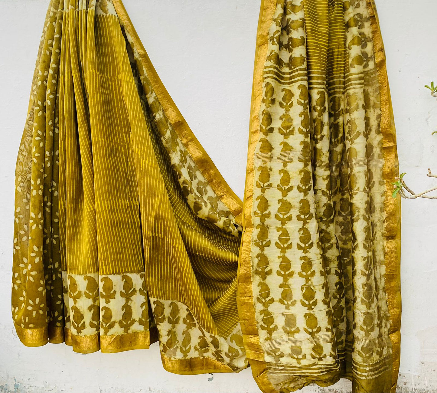 Beautifully Crafted Maheshwari Silk Saree