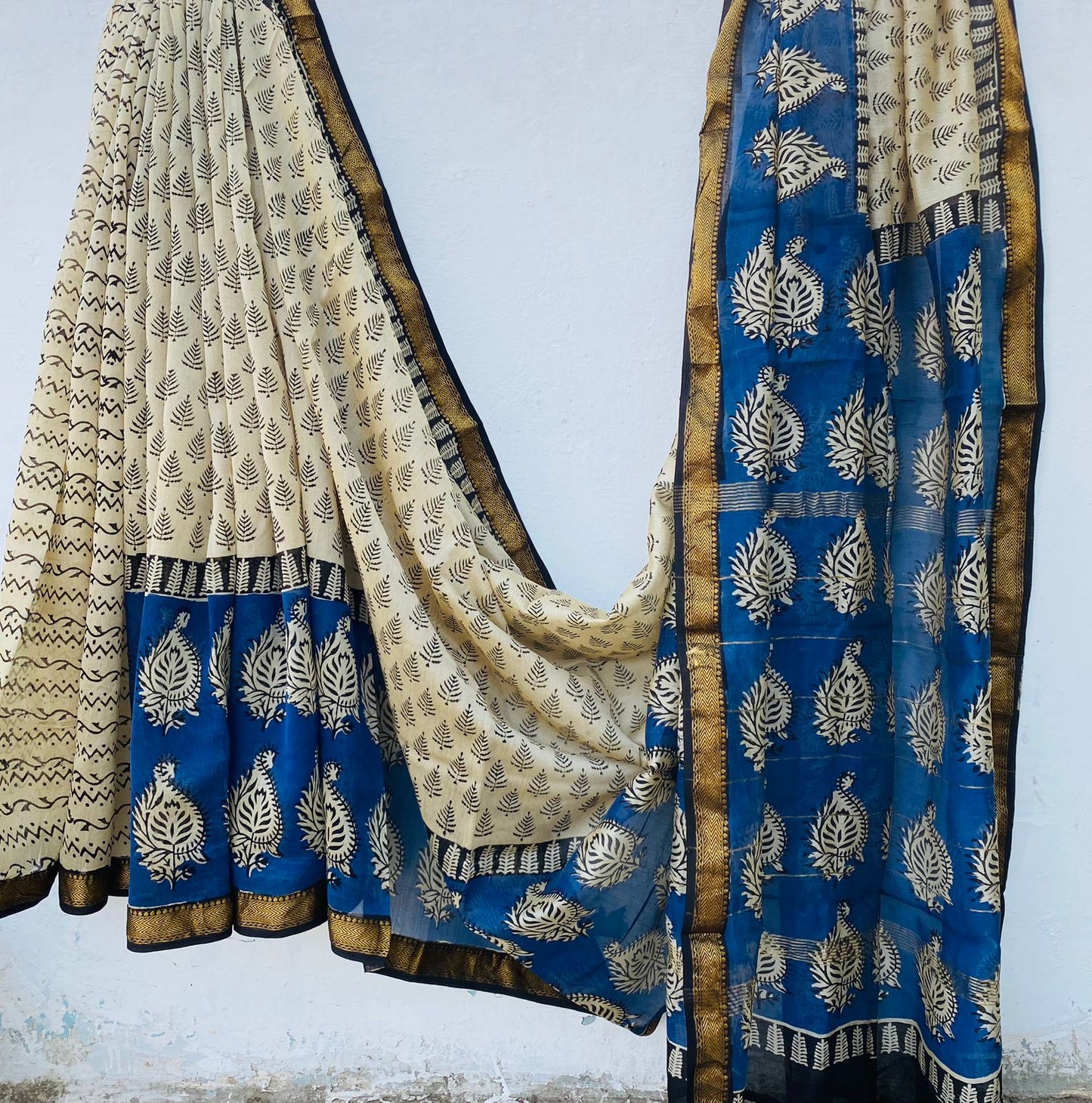 Beautifully Crafted Maheshwari Silk Saree