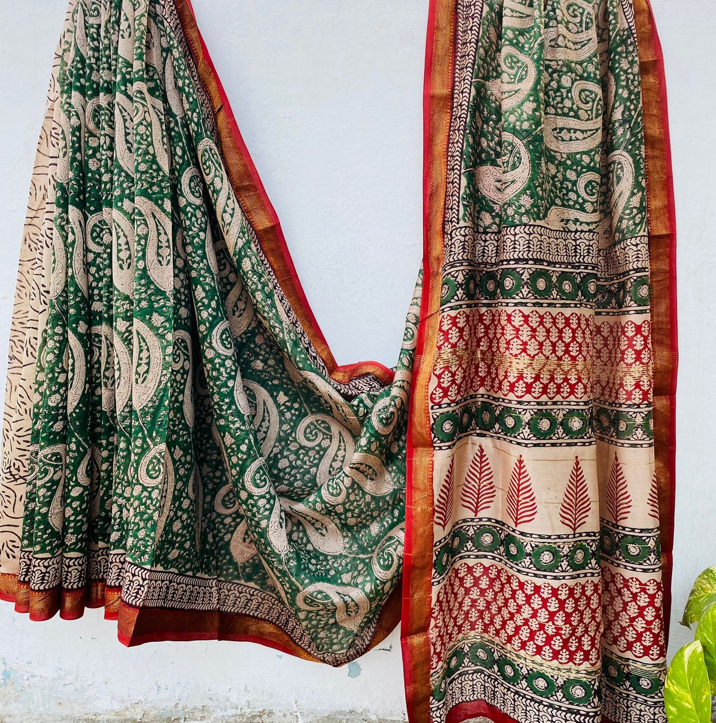 Beautifully Crafted Maheshwari Silk Saree