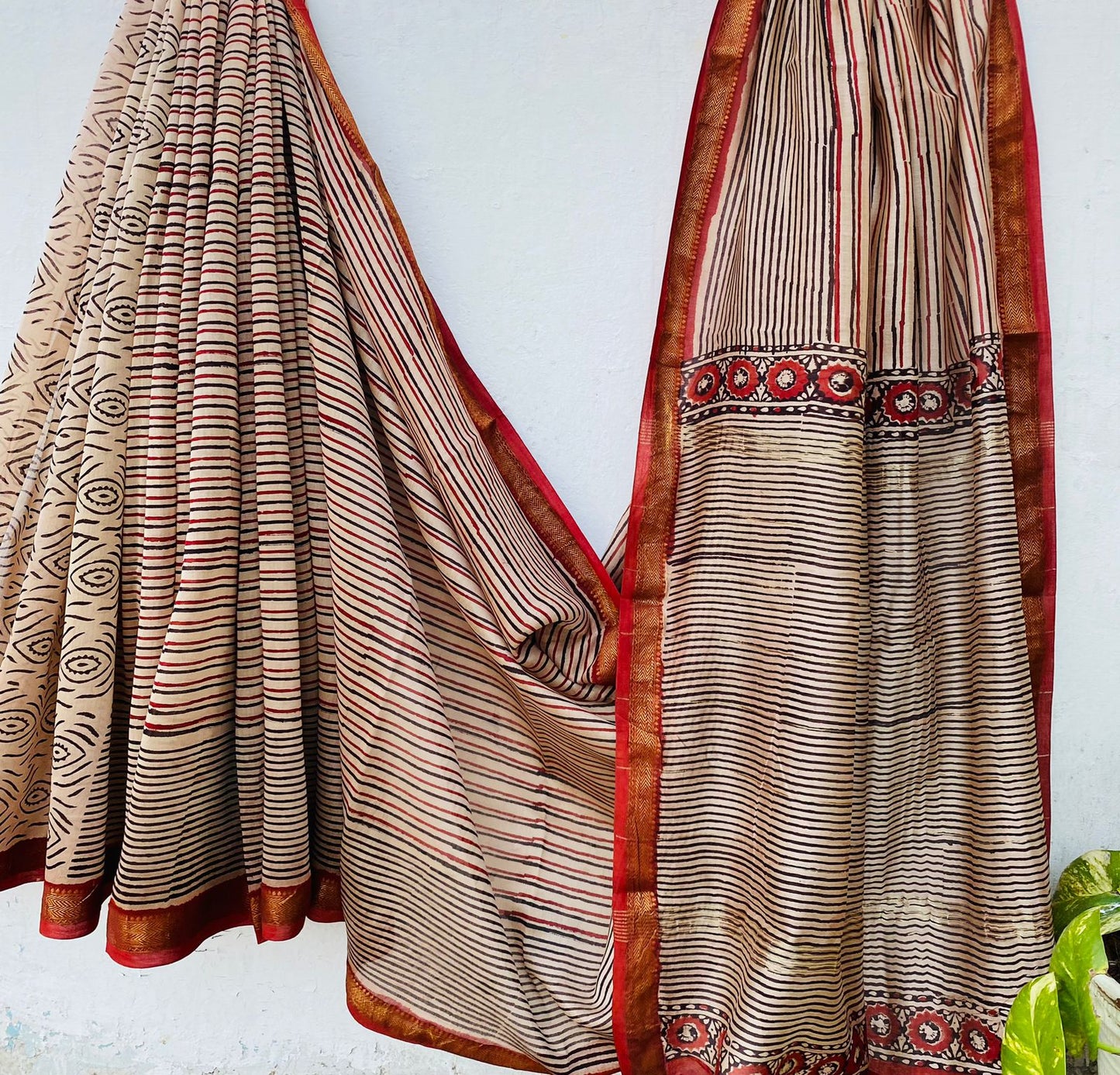 Beautifully Crafted Maheshwari Silk Saree