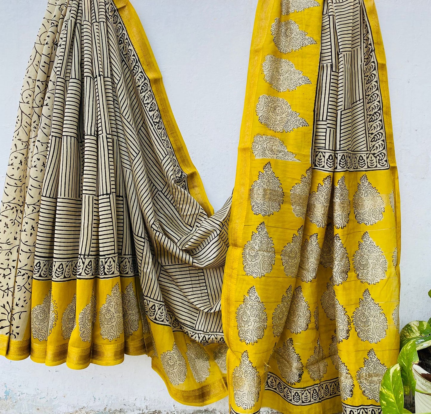 Beautifully Crafted Maheshwari Silk Saree