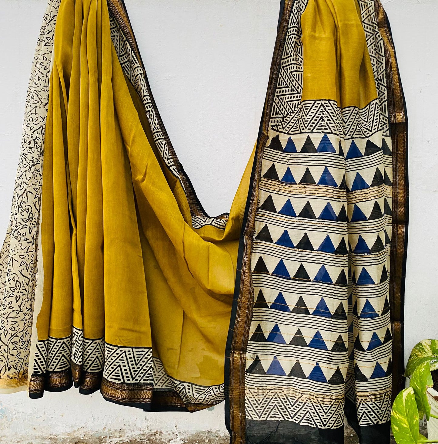 Beautifully Crafted Maheshwari Silk Saree