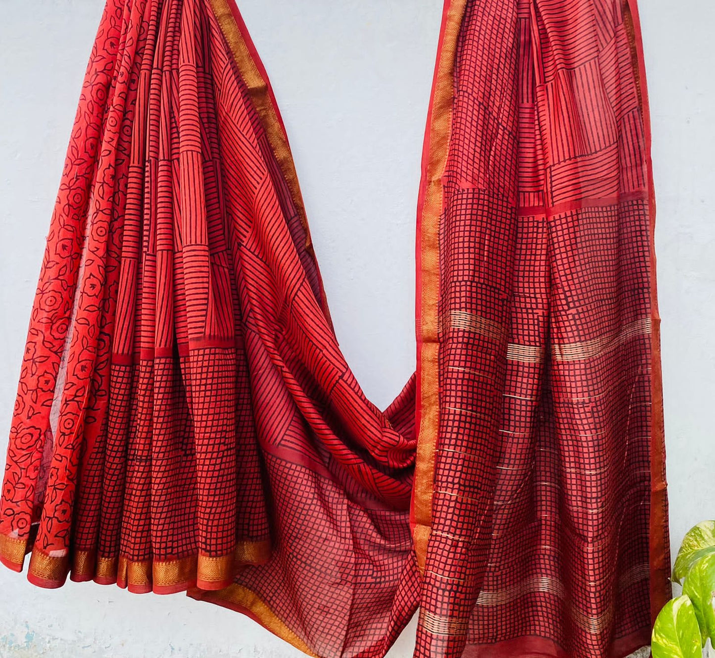 Beautifully Crafted Maheshwari Silk Saree