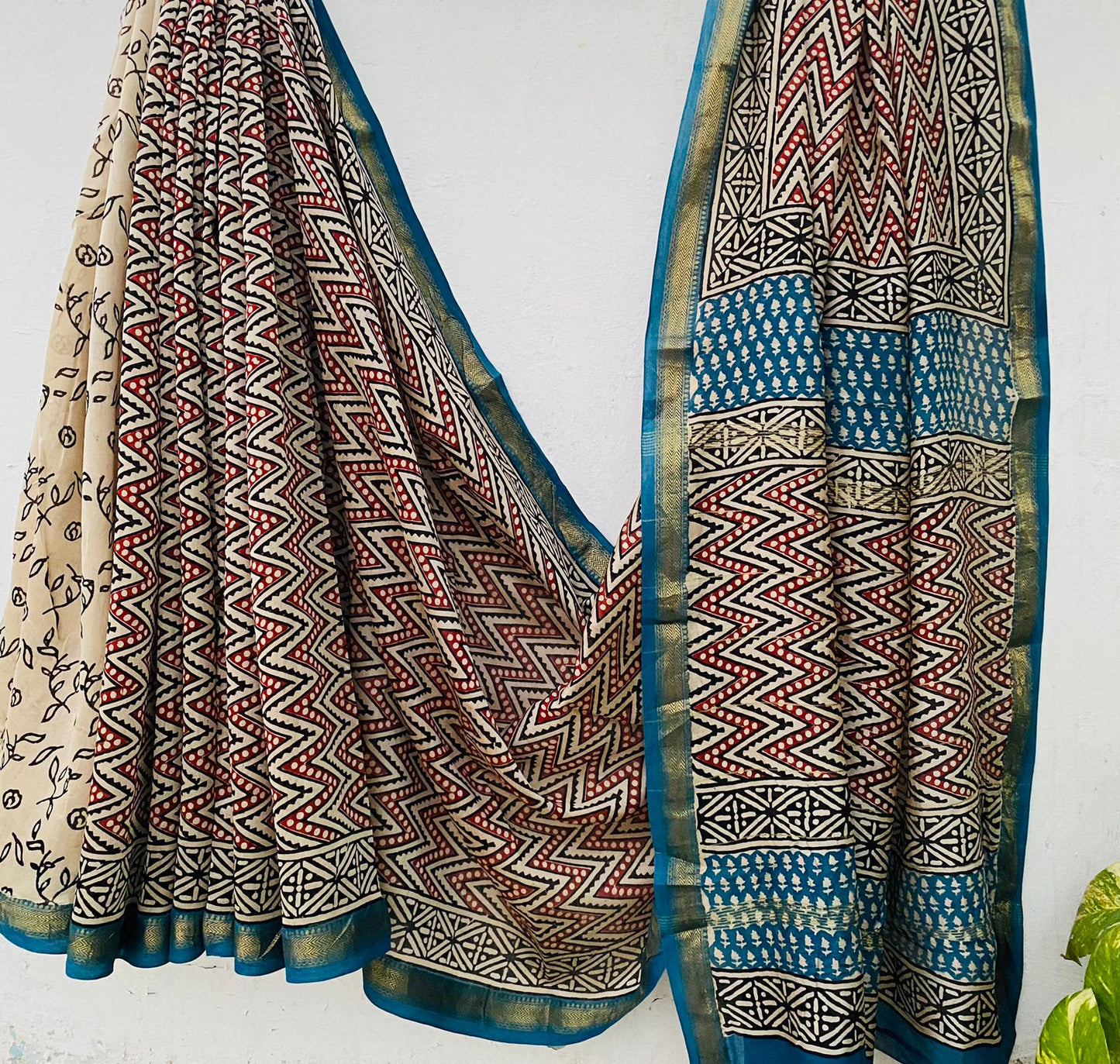 Beautifully Crafted Maheshwari Silk Saree