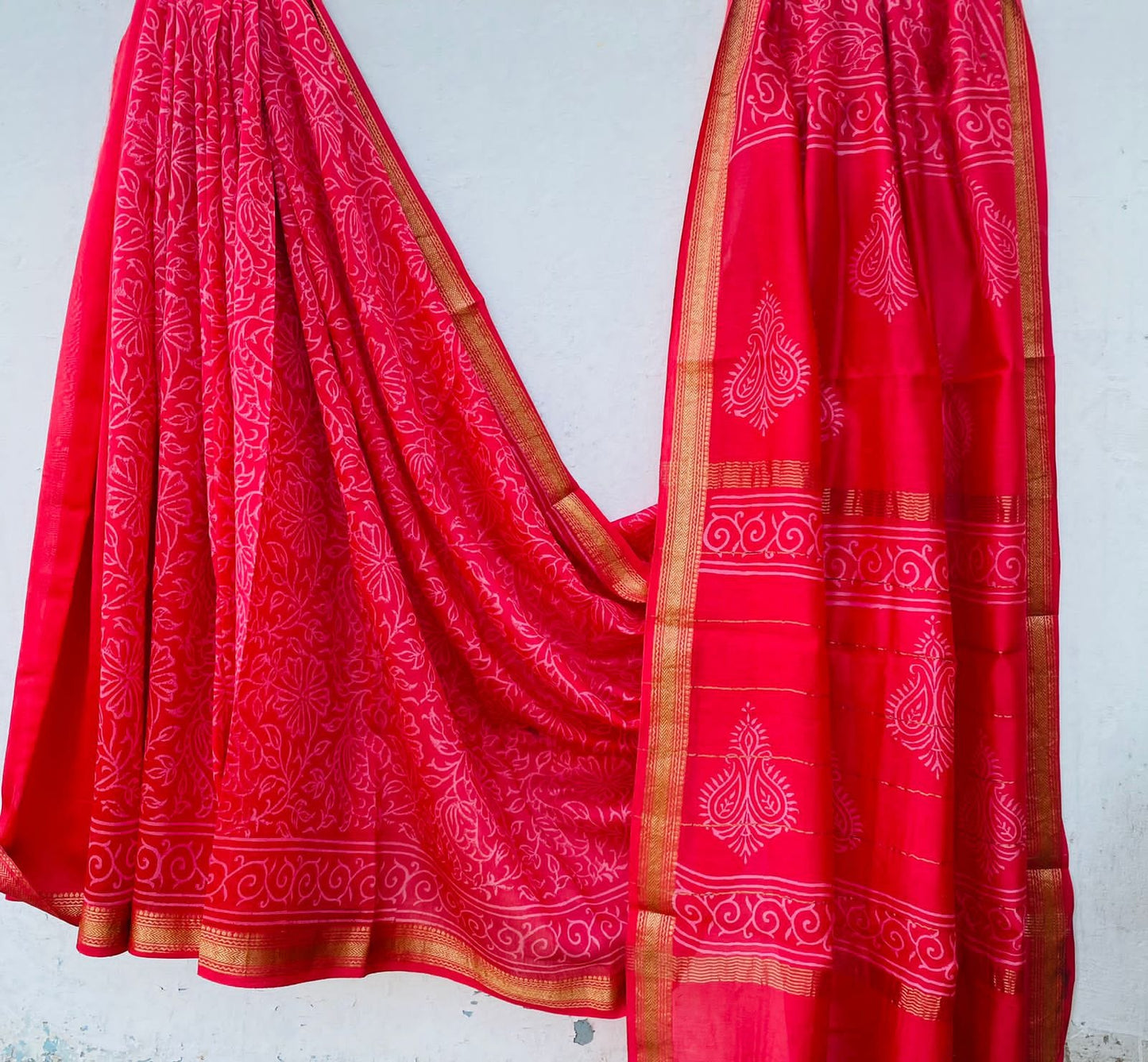 Beautifully Crafted Maheshwari Silk Saree