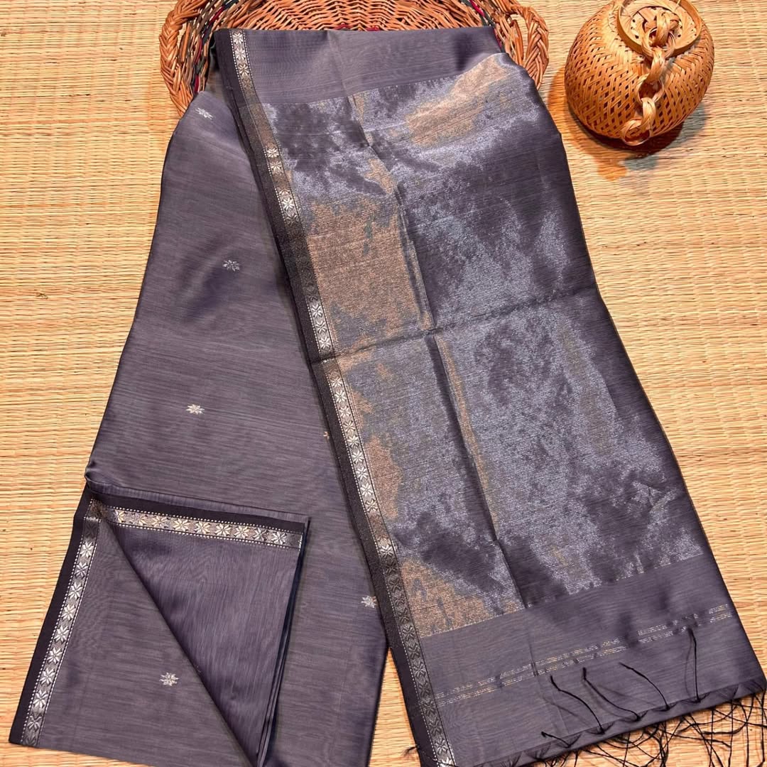 New Maheshwari Handloom Cotton-Silk Saree with Star Motifs