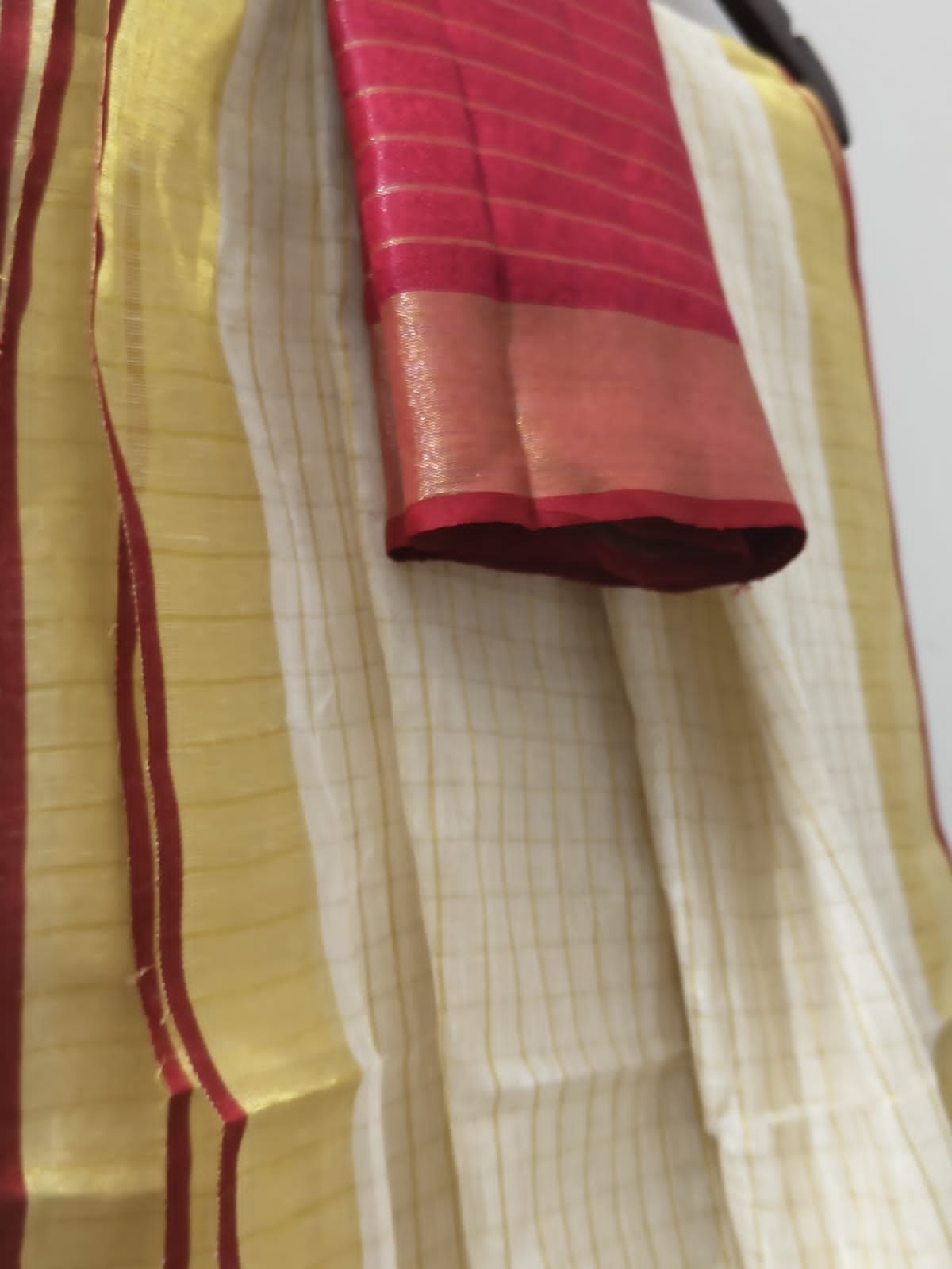 Pure Linen Weaving Mini Checks Saree