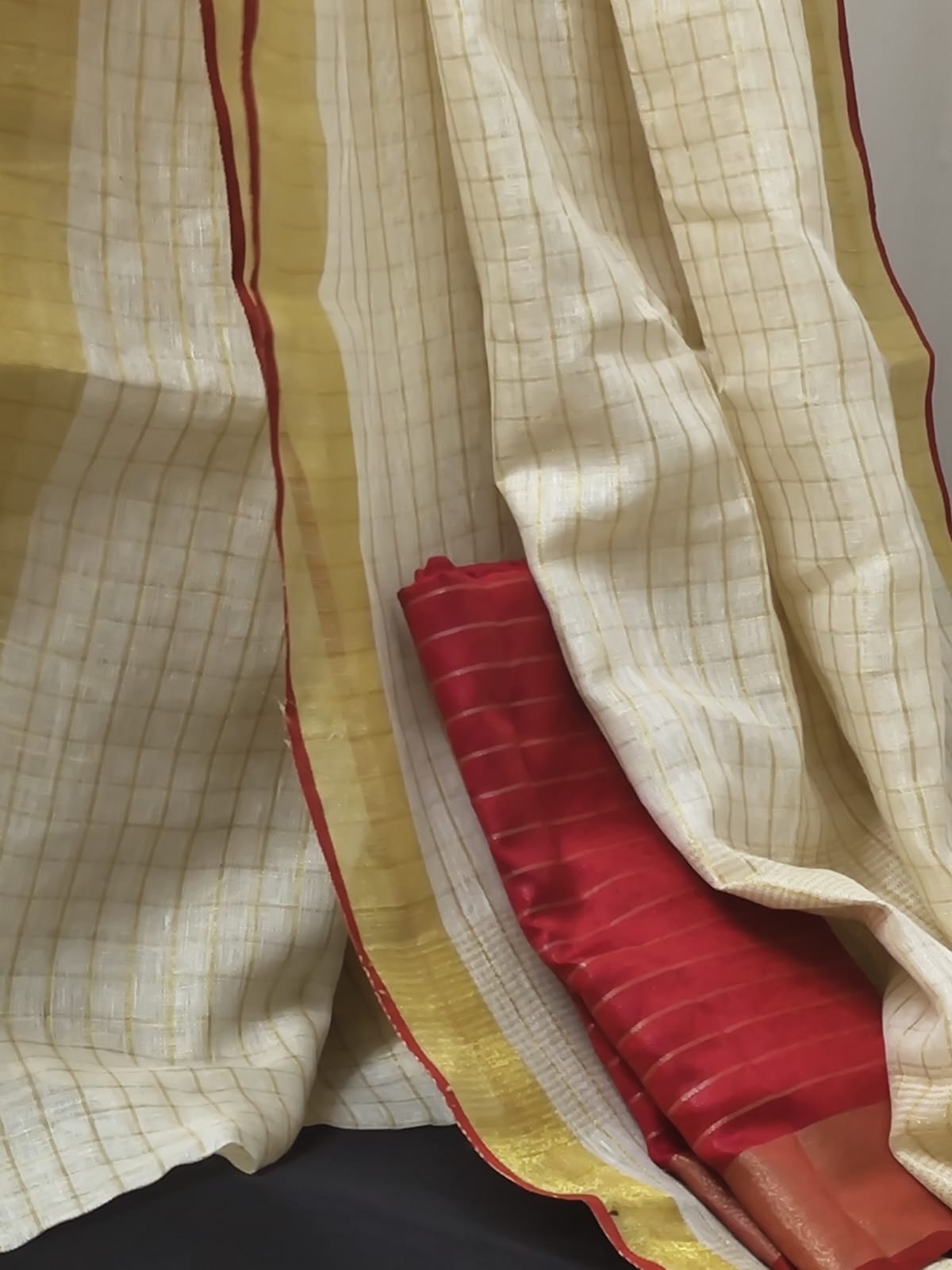 Pure Linen Weaving Mini Checks Saree